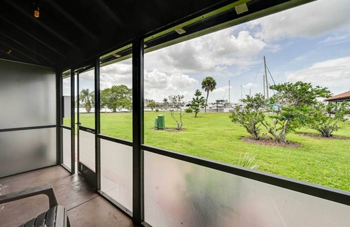 Naples Apartment | Naples Hideaway with Resort Amenities!