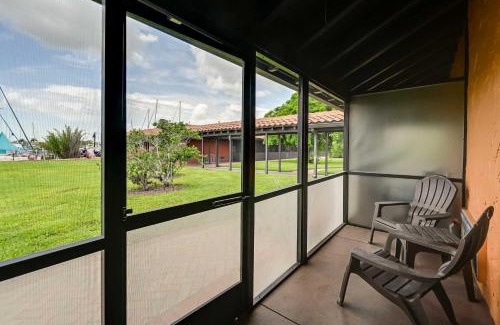 Naples Apartment | Naples Hideaway with Resort Amenities!
