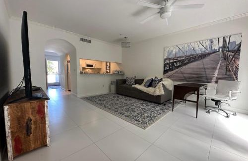 Central Naples Apartment | Naples Luxury Condo, Pool, Tennis, Minutes from the Beach