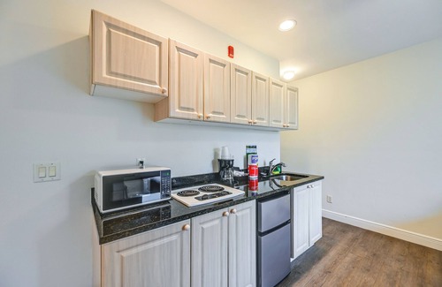 Naples Apartment | Naples Studio Near Everglades w/Marina Access