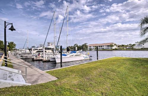 Naples Apartment | Naples Studio with Screened Patio and Resort Amenities