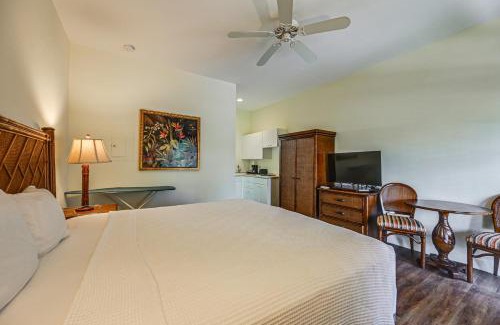 Naples Apartment | Naples Vacation Rental Studio in Resort Community