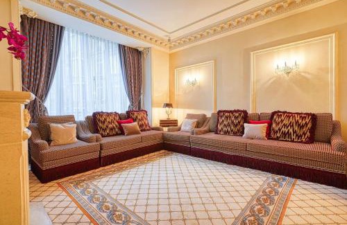 Champs-Elysees Apartment | Napoleon Suite Champs Elysees