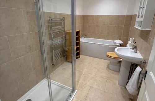 Napton-on-the-Hill House | Napton on the Hill - Sleeps upto 7 & Pet Friendly