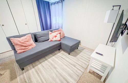 Okanagan-Similkameen Apartment | Naramata Red Cottage