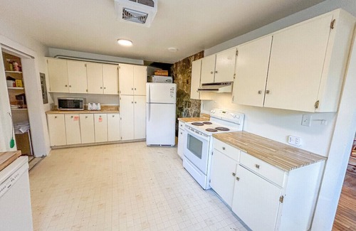 Okanagan-Similkameen Apartment | Naramata Red Cottage