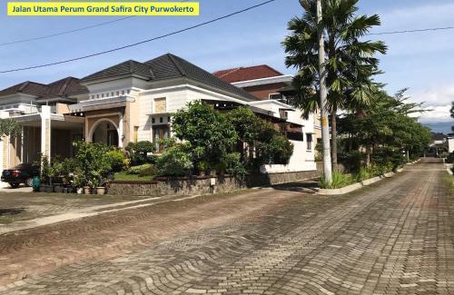 Purwokerto House | Nariska Suite Homestay Purwokerto