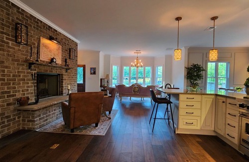 Stokes House | Narnia House - Pickleball Court - CS Lewis Retreat