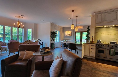 Stokes House | Narnia House - Pickleball Court - CS Lewis Retreat