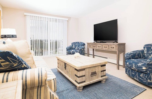 Narragansett Pier Apartment | Narragansett Pier - Ocean Road