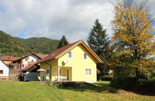Fohnsdorf House | Narrenhaus