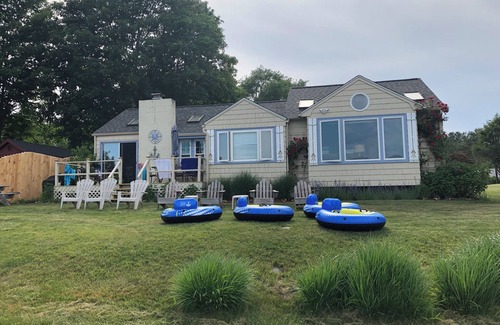 South Kingstown Cottage | Narrow River Waterfront! Kayaks SAVE THIS week Fall getaways Sept&Oct! wk/wknds!