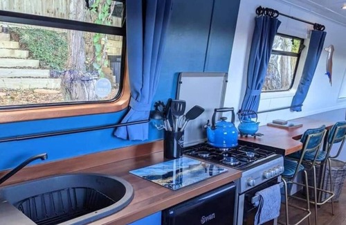 North Wheatley Cabin | Narrowboat With Hot Tub, Spa, Cruising And More