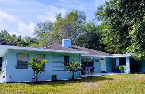 Titusville House | NASA KSC Guest House 3bds 2bths+kayaks+ rocket launches+beaches+Cape Canaveral