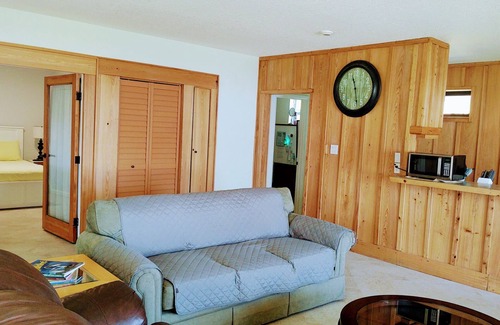 Titusville Apartment | NASA Waterfront Specious Apartment 2brs+ kayaks+rocket launches+dock + beaches