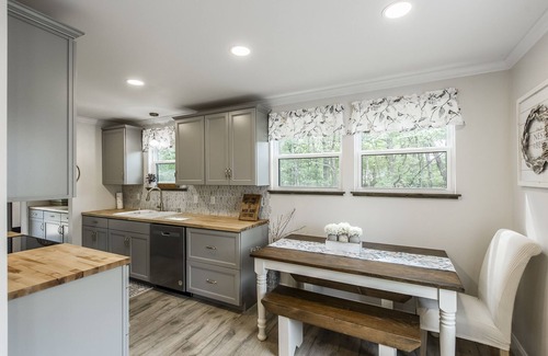 Goodlettsville Cottage | 🤠Nash-Burg Cottage CLOSE to NASHVILLE, Feels and Looks like Gatlinburg- Fire Pit