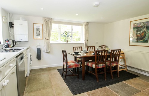 Leominster Cottage | NASH COTTAGE, pet friendly, character holiday cottage in Kingsland