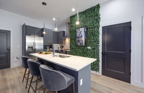 West End House | Nash Landing by AvantStay | Heart of Midtown + Nashville | Patio