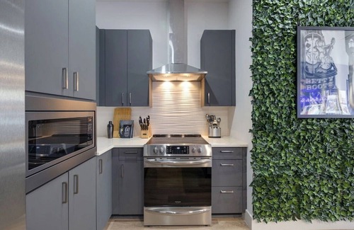 West End House | Nash Landing by AvantStay | Heart of Midtown + Nashville | Patio
