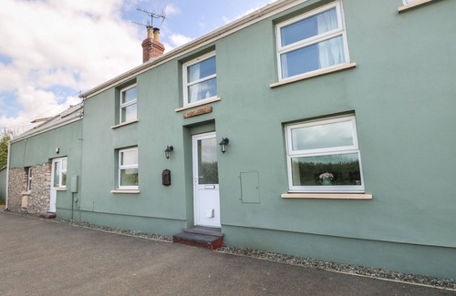 Cosheston House | NASH LODGE, pet friendly, country holiday cottage in Pembroke