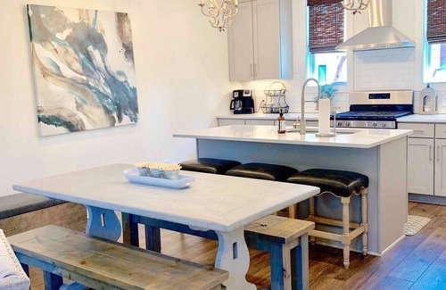 Katie Hill Neighborhood Condo | Nashville Fav! Private Garage & Close to Broadway
