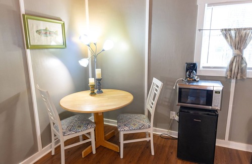 Kedron Cabin | Nashville, Franklin, Brentwood, Spring Hill - Rustic Cabin 4 CAMPERS RV PARK