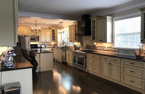 Goodlettsville House | Nashville Get-away, Beautifully furnished, large home, 15 min to downtown Nash!