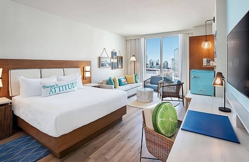 Sobro Hotel | Nashville Getaway! Outdoor Pool, Pet-Friendly, Close to Bridgestone Arena!