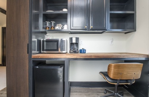 12 South House | Nashville Getaway - Walkable to Local Restaurants in 12 South!