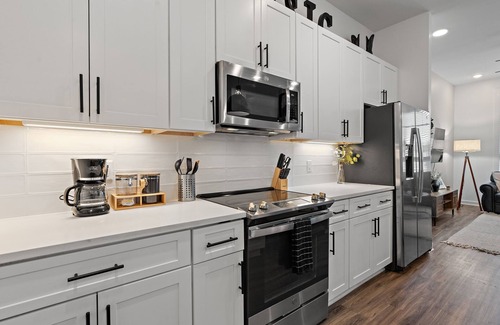 Cleveland Park House | Nashville Group Getaway - 2 Homes, Rooftops, 28