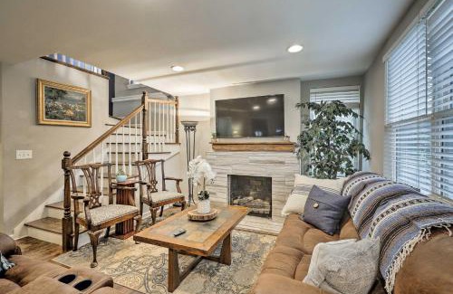 North Nashville House | Nashville Home with Fire Pit and Yard, 3 Mi to Dwtn