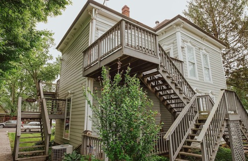 Nashville Apartment | Nashville Suite#2 Pet Friendly Steps away from Shops, Restaurants