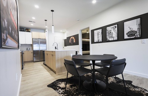 Sobro Condo | Nashville themed 3-bedroom condo that's .6 miles from Broadway St!