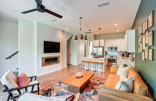 Whitebridge House | Nashville Townhome w/Deck: Close to Downtown!
