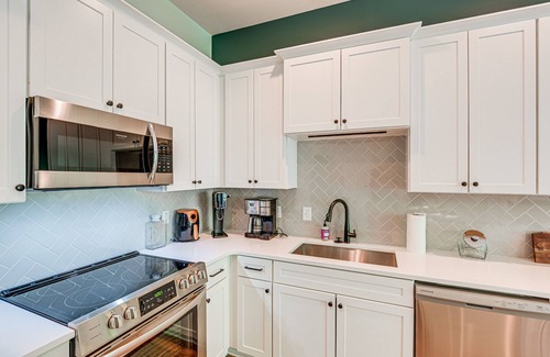 Whitebridge House | Nashville Townhome w/Deck: Close to Downtown!