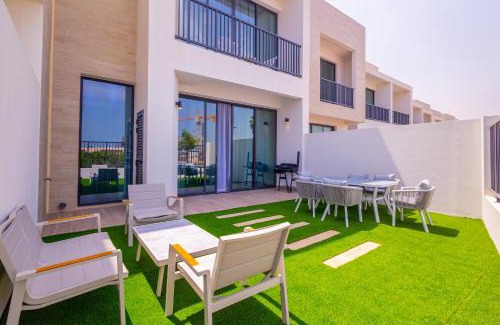 Mina Al Arab Villa | Nasma Luxury Stays - Charming Villa in Al MinaArab with Private Patio