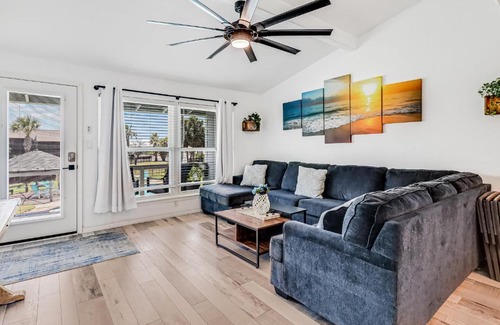 Key Allegro Apartment | Nassau #402