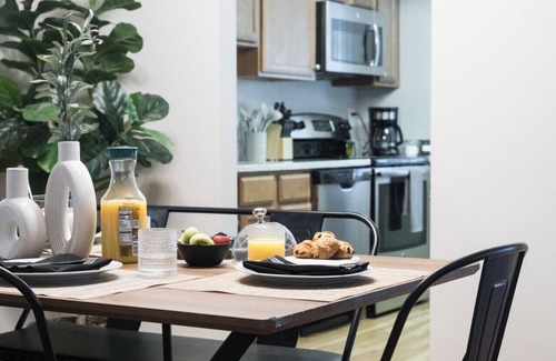 Crystal City Apartment | National Landing Spot Near Metro Sleeps 7