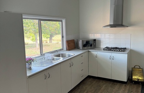 Carabost Cottage | Native Valley Cottage is a peaceful, tranquil hideaway in the Tumbarumba area.