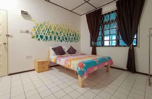 Kampung Stampin House | Natol Homestay Venice