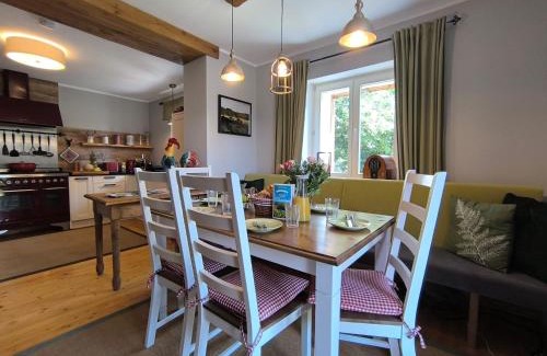 Muerlenbach House | Natur und Wellness 'auf der Hardt' -Jacuzzi- Sauna- Kinderausstattung- Alleinlage im Wald