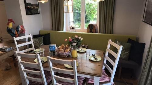 Muerlenbach House | Natur und Wellness 'auf der Hardt' -Jacuzzi- Sauna- Kinderausstattung- Alleinlage im Wald