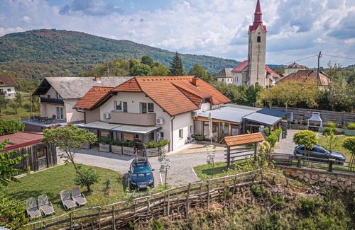 Marindol Apartment | Natura Kolpa Family Apartment, Adlešiči, Slovenia