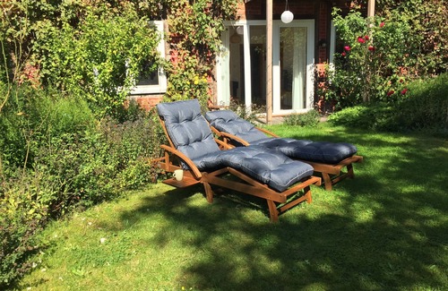 Waddeweitz Apartment | Natural ∙ idyllic ∙ at ground level on 82 m² - private garden - two wood-burning stoves
