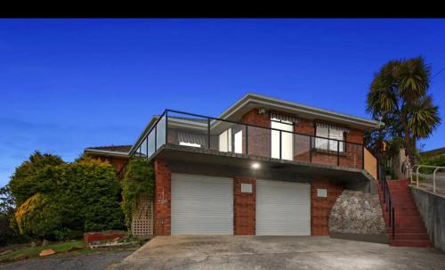 Ulverstone Apartment | Natural & Relax House in West Ulverstone