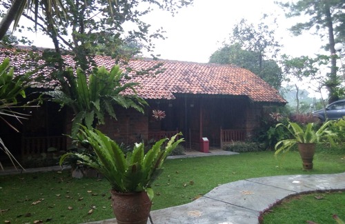 Bogor House | natural resort near bogor up to 150paxs