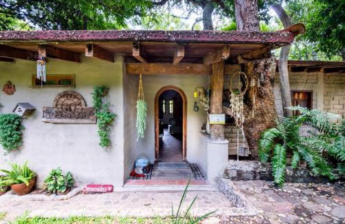 Miacatlan House | Natural Retreat & Pet-Friendly Escape