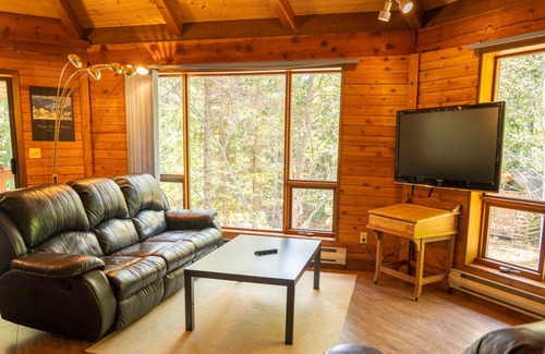 Meadow Creek House | Natural surroundings, peace & quiet, with adventure on your doorstep. (Pets ok)