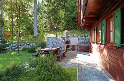 Zrece House | Natural Wooden Sweetheart