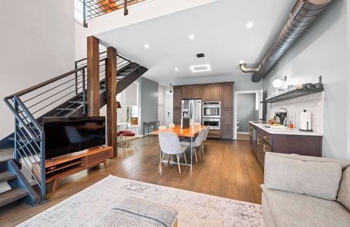 Licking Riverside Apartment | Naturally Opulent - for Luxury-Seeking Travelers